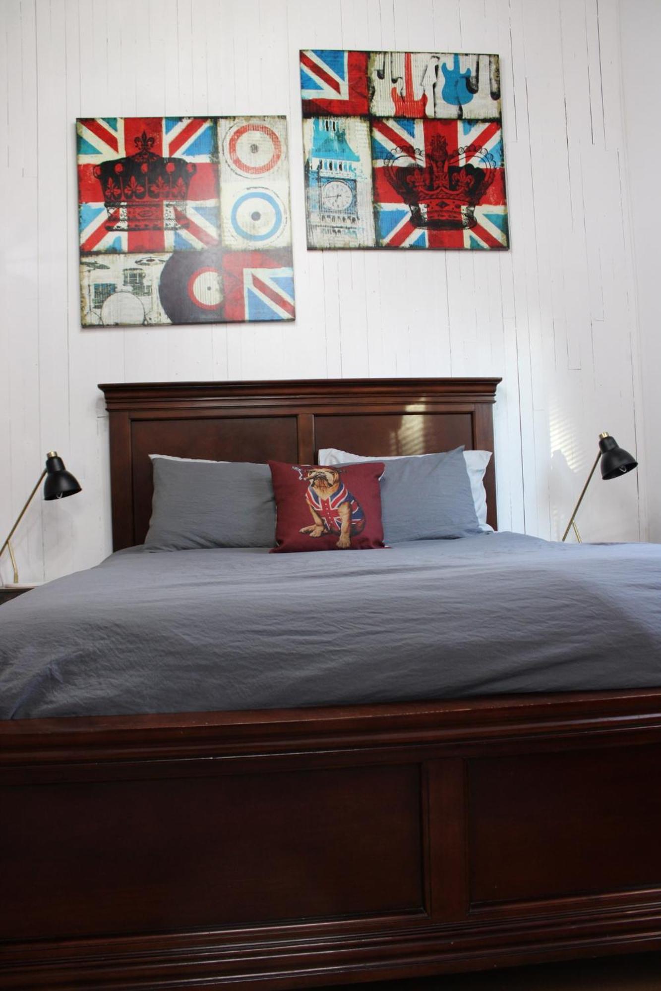 Private Bright Modern Studio! Queen Bed ! Victoria Kültér fotó