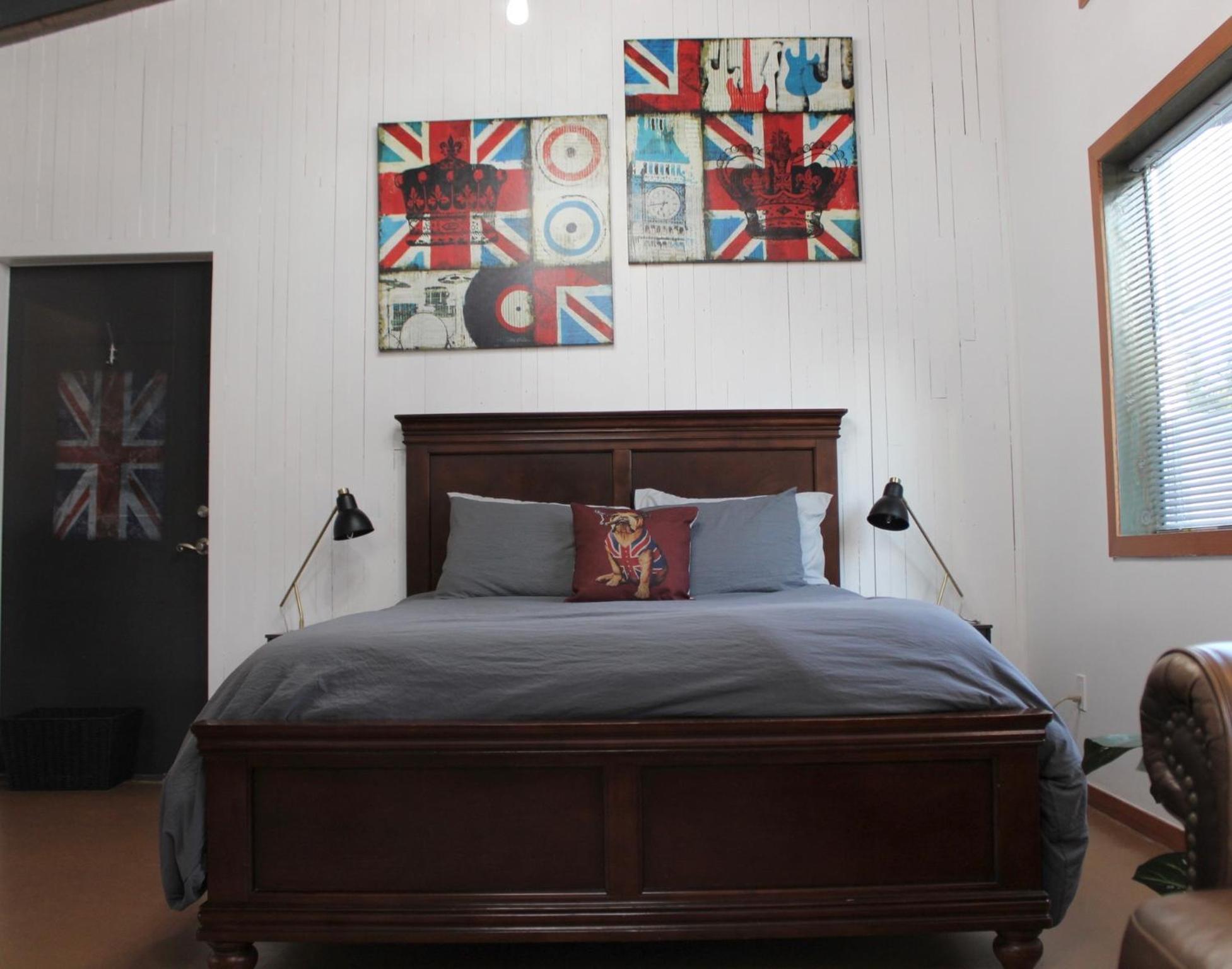 Private Bright Modern Studio! Queen Bed ! Victoria Kültér fotó